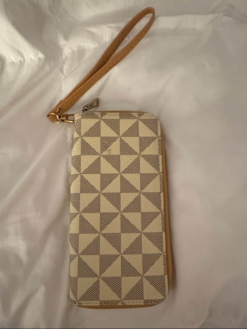 Neutral Geometric Wristlet Clutch - Beige and Tan